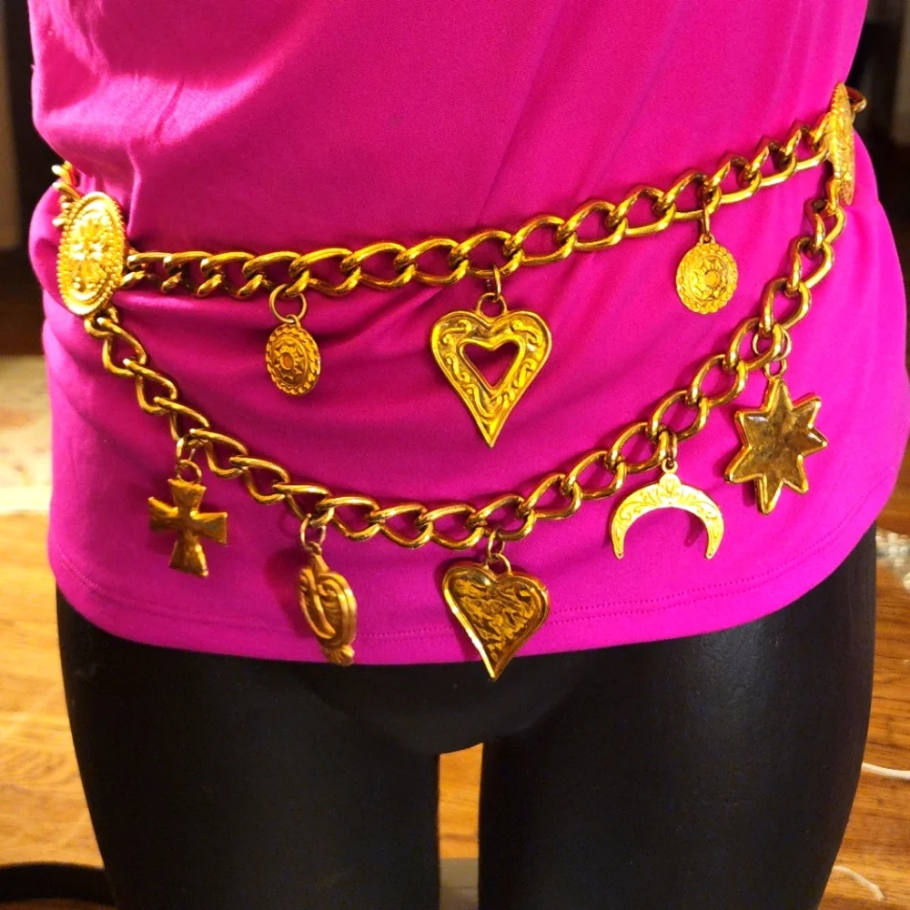 ESCADA 80's Vintage Gold Mystic Cross Charm Chain Belt. Excellent Cond. - Picture 2 of 9
